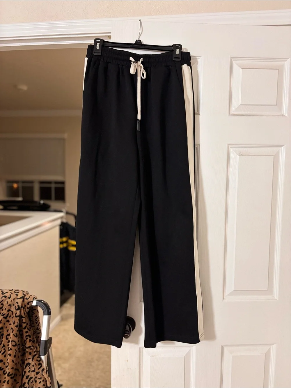 Commense Black Sweatpants with Cream Side Stripe